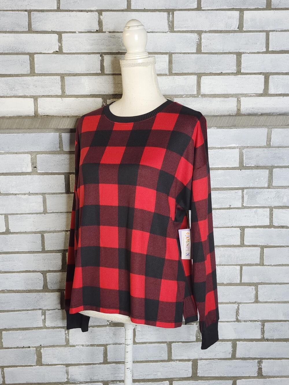 • NWT Joyspun Women's Long Sleeve Hacci Top Sz Medium Black & Red Buffalo Plaid
